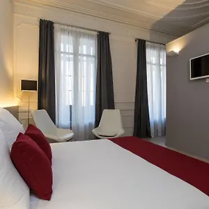 Izaila Plaza Catalunya *** ברצלונה